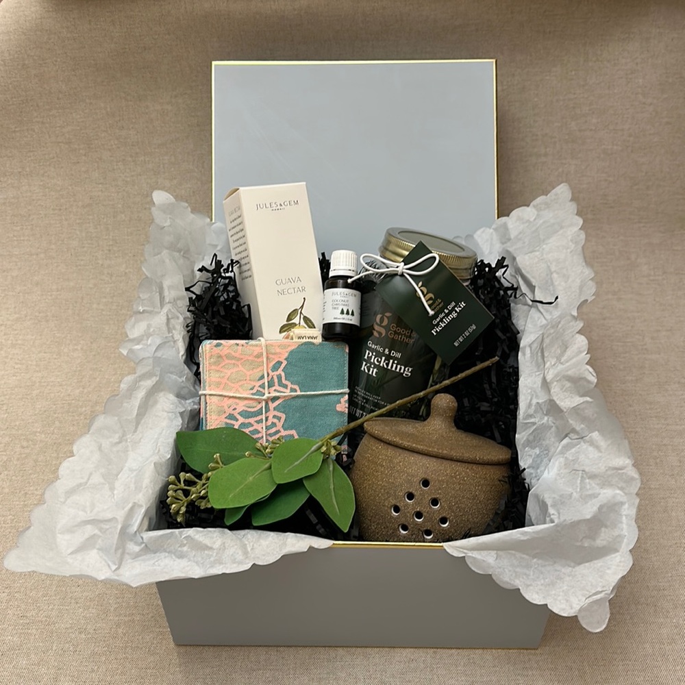 Food52 Garlic Pot, Garlic Dill Pickling Kit, Reed Diffuser Set
